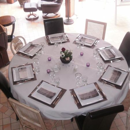 Bed and Breakfast Le Jardin des Roches Moigny Exterior foto
